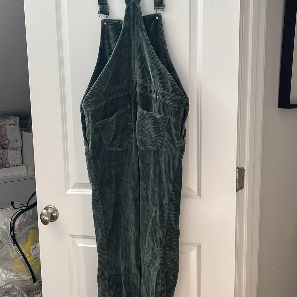 HATCH green maternity corduroy overalls - Picture 4 of 6